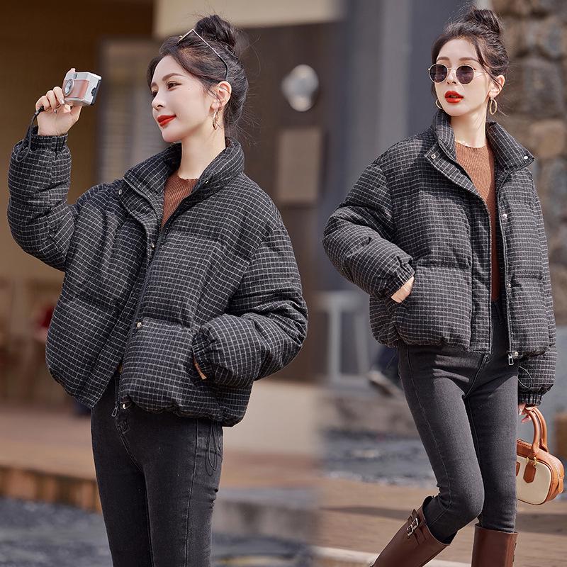 

Ретро Корейская Клетчатая Короткая Пуховая Куртка 2024 - Утолщенное Пальто с Воротником-стойкой на Белом Утином Пуху S (90-115 kg) чёрный