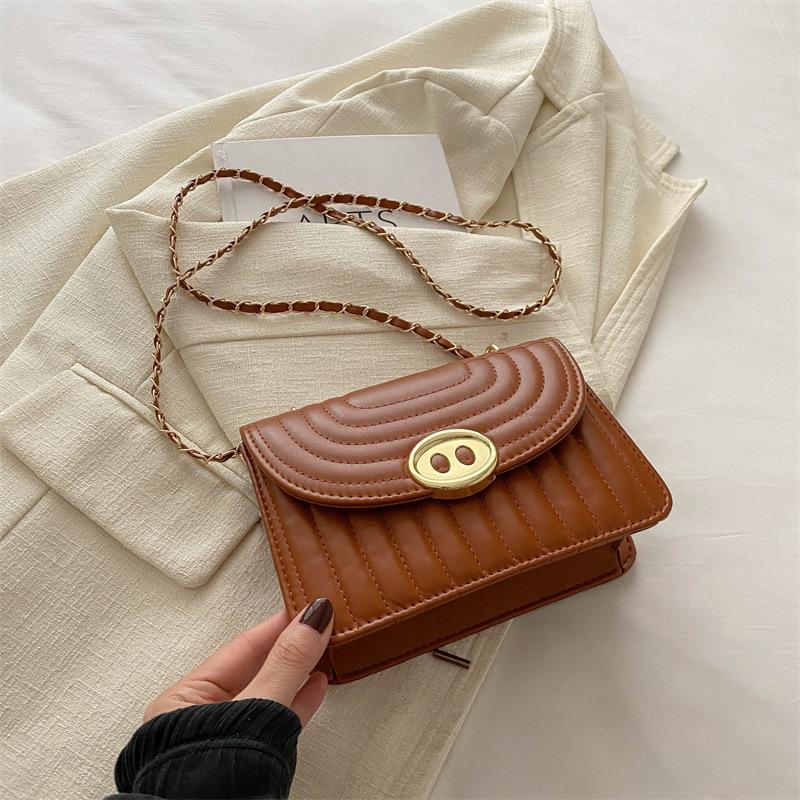 

Весна 2025 новый тренд простая модная сумка-мессенджер ретро кэжуал простая модная большая вместимость маленькая квадратная сумка женская коричневый