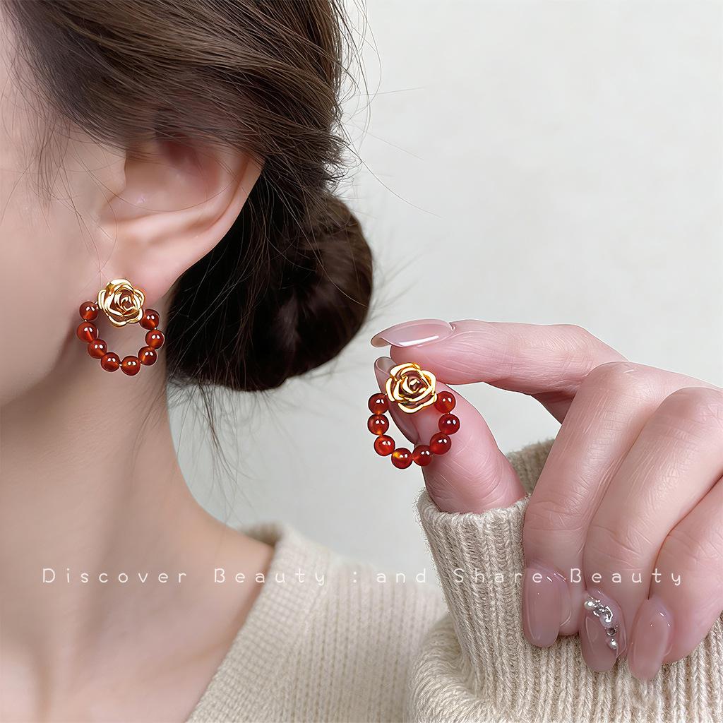 Retro Red Agate Tassel Earrings: Luxurious Chinese Court Style