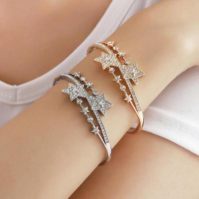 Bracciale a Stella Dorato Elettroplaccato di Alta Gamma con Diamanti Intarsiati - Gioielli di Moda da Donna