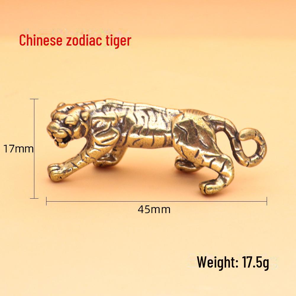 Lucky Tiger Brass Keychain Pendant: Retro Chinese-Style Car Ornament for Good Fortune