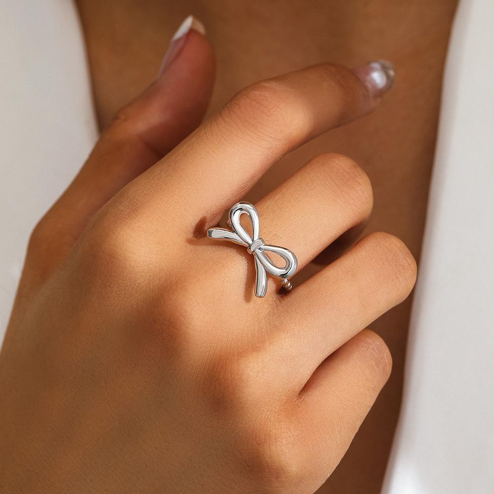 Stainless Steel Exaggerated Texture Rings for Women Vintage Open Flower Butterfly Round Heart Finger Ring Hiphop Party Jewelry