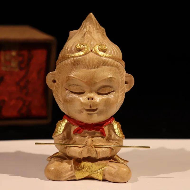 Rzeźba z drewna brzoskwiniowego Model Sun Wukong Kreatywna Podróż na Zachód Król Małp Kreskówkowa Figurka Ręcznie Rzeźbione Rzemiosło Hurt