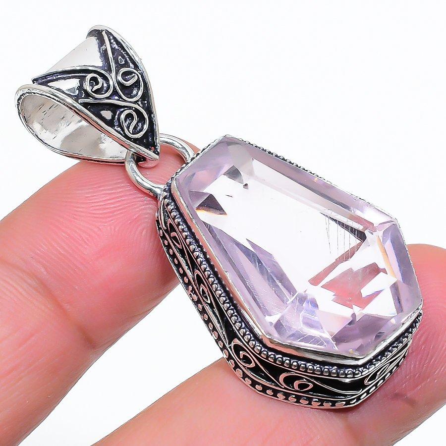 

Этническая ювелирная подвеска ручной работы в виде гроба с розовым кунцитом и драгоценным камнем 1,77 дюйма VR-3064