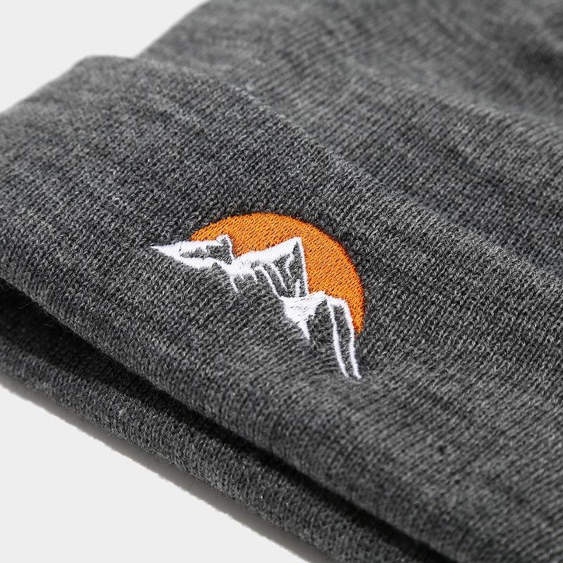 Outdoor sports and leisure warm knitted hats for men and women New mountain sun wool hats