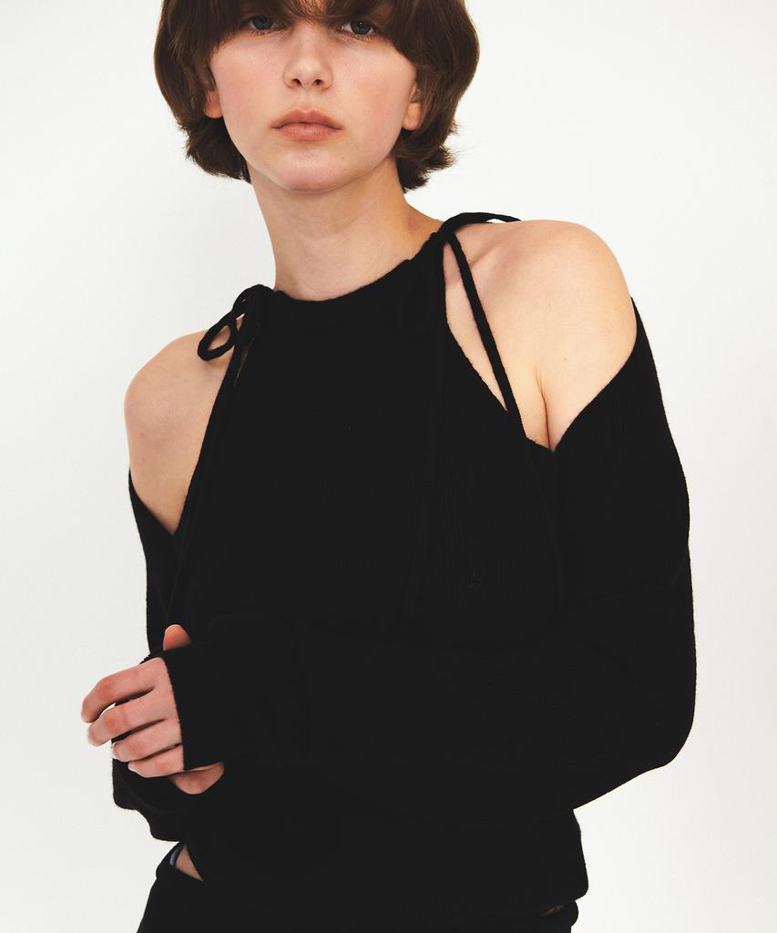 Daiaegeuneol Ribbon Strap Hole Knit (Black)