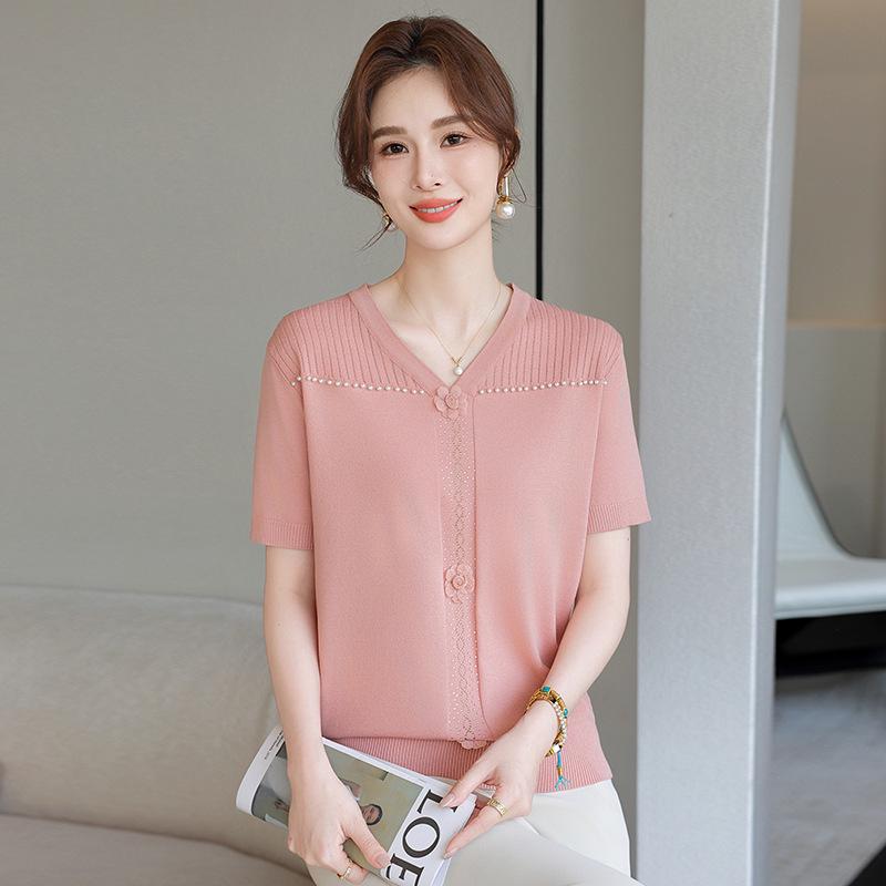 Elegant Summer V-Neck Short-Sleeve T-Shirt for Moms: Light Knitwear for Middle-aged and Elderly Women