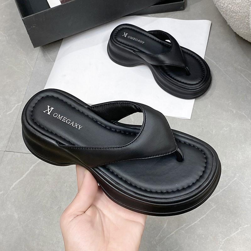 Cool Slippers Women's Summer Wear 2025 New Versatile Casual Non-slip Beach Sandals Lazy Fashion Thick-soled Flip-flops