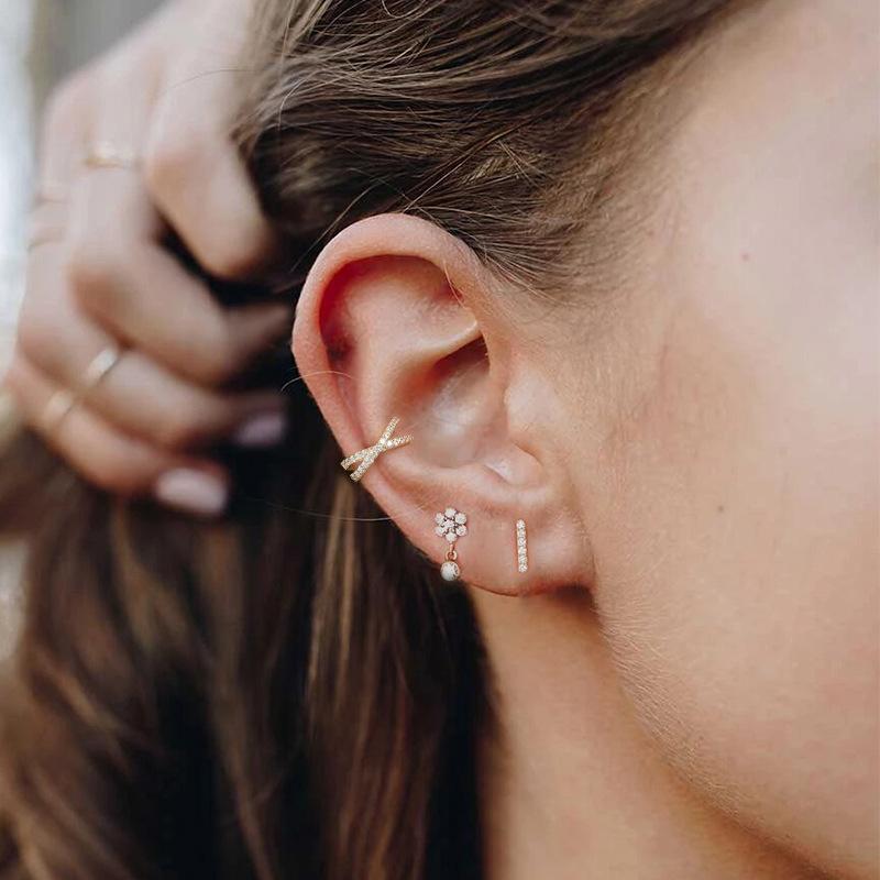 Fenny Fashion 925 Sterling Silver Versatile Diamond Pave Bar Piercing Stud Earring for Women Europe and America Hot Sell Jewelry