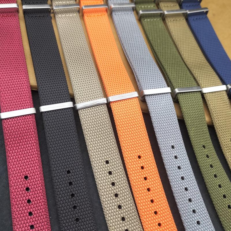 Cinturino per Orologio in Nylon Integrato Stile NATO (20-22mm)