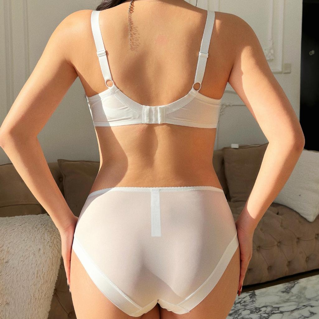 European and American Push-up Bra Set with Large Breasts To Make Them Look Smaller and Prevent Them From Expanding Outwards.