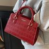 Korean version of high-value fashionable red bag women's 2025 autumn handbag bridal bag festive atmosphere simple bag
