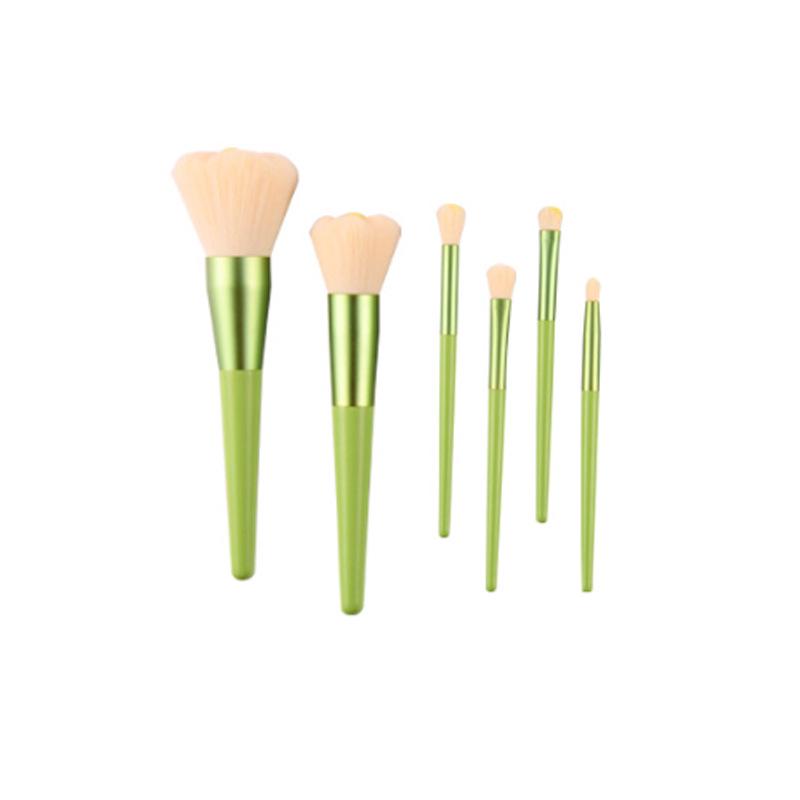 High-Grade Little Daisy 14-Piece Makeup Brush Set: Soft Bristle Powder and Fan-Shaped Highlighter Brushes for Beauty Application.