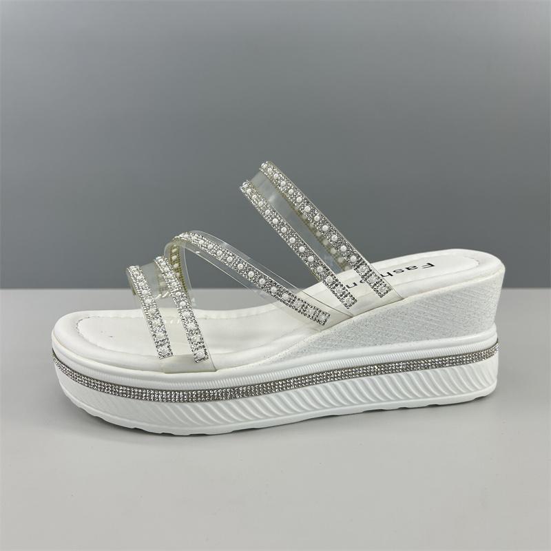 Fashion Shoes Ladies' Slippers Glitter Slides On A Wedge Platform Slipers Women Soft Jelly 2025 Crystal Shoes Woman's Slippers On A Wedg