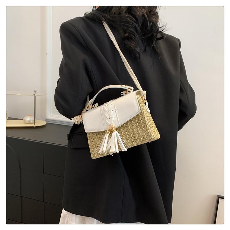 2024 Noua geantă de plajă portabilă cu iarbă țesută, geantă versatil cu ciucuri pentru fete, geantă de telefon mobil, geantă de mână