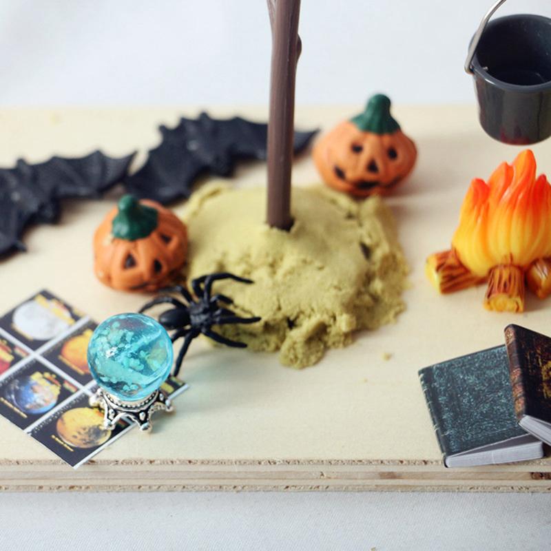 1Set 1:12 Puppenhaus Miniatur Halloween Horror Dekor Spielzeug Fledermaus Schädel Kopf Besen Spinne Kürbis Kopf Zauberbuch Ornament Diy Spielzeug