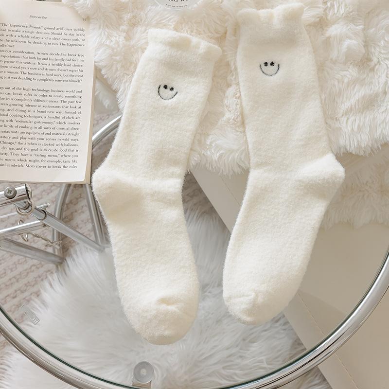 Female Autumn and Winter Plush and Thick Warm Embroidery Smiling Face Yuezi Tube Floor Socks