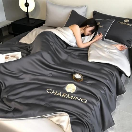 

Новое Летнее Прохладное Одеяло из Шелка Ручной Стирки с Вышивкой, Наполненное Шелком Тутового Шелкопряда, Трехмерные Цветы, Антибактериальное Одеяло 150x200cm серый