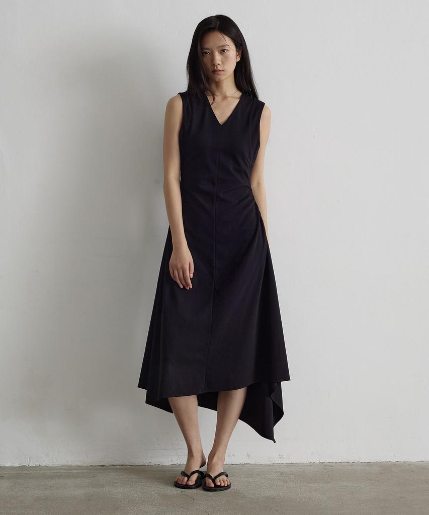 Artid V-Neck Asymmetrical Dress_Black