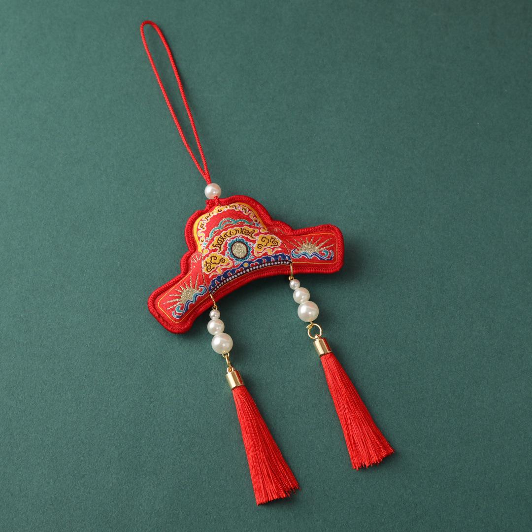 Embroidered Scholar Hat Sachet Pendant: Exam Blessing Gift for Middle & College Entrance Mugwort