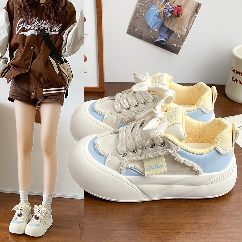 Modne sneakersy na platformie w stylu koreańskim 2025 Wiosna Damskie Dopaminowe Kokardy Grube Białe Buty Chlebowe Lato Urocze Wszechstronne Płaskie na Grubej Podeszwie