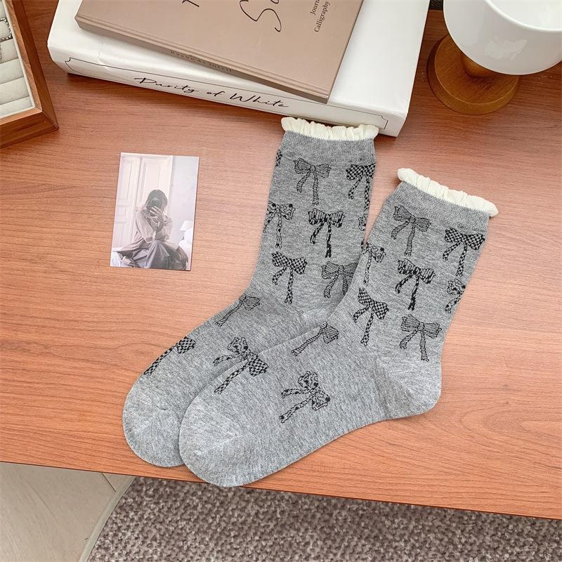Autumn Relaxation ~ Korean Socks Full Of Bows, Women'S Contrasting Colors, Lip Bubbles, Hem Piles Of Socks