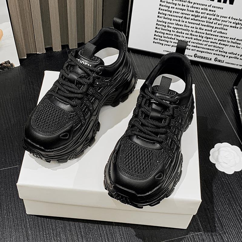 

Женские кроссовки на толстой подошве, легкие и дышащие, новая коллекция 2025 года, сетчатые, со стразами, супер-огненные, повседневные, модные, спортивные, женские ботинки 40 чёрный