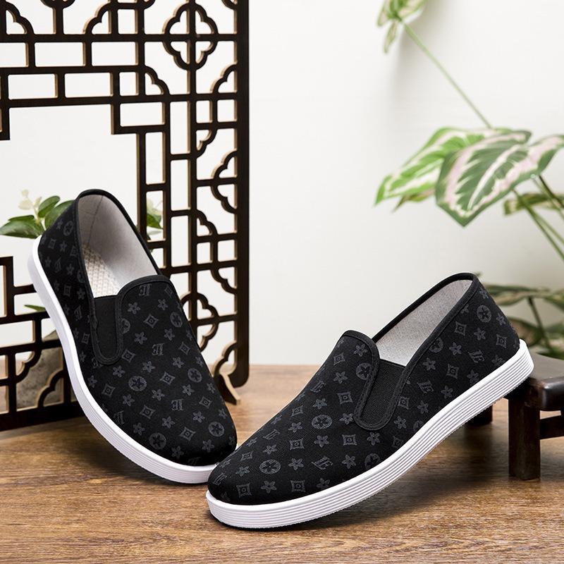 New Old Beijing Cloth Shoes Men's Casual Shoes Breathable, Non-slip and Wear-resistant One-pedal Driving Shoes Black Cloth Shoes
