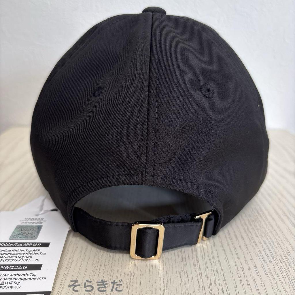 [USED] Limited-time offer: VARZAR 636, authentic Bazar black cap with gold studs.