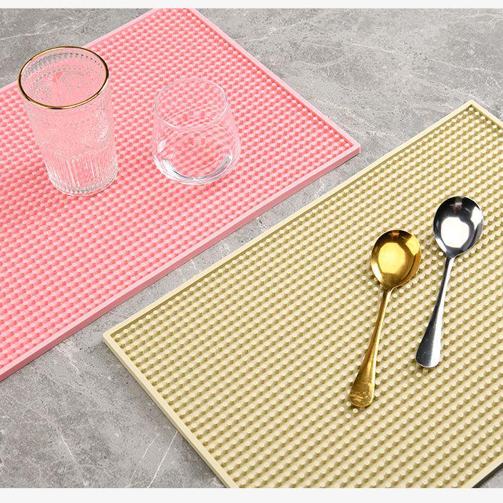 Durable Non-slip Dustproof Cutting Mat for Effective Dust Removal and Silk Flower Support