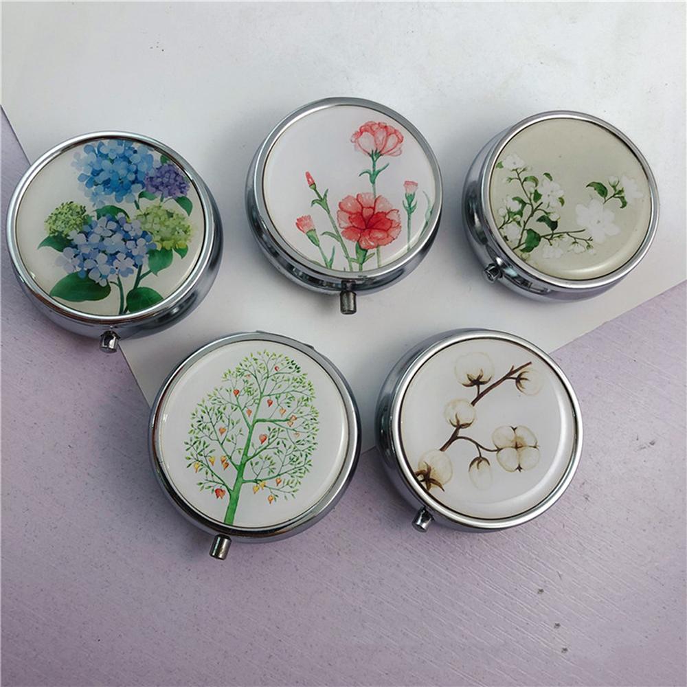 Flower Printed Metal Medicine Box, Circular Three Compartment Storage, Portable Travel Pill Box, Keychain