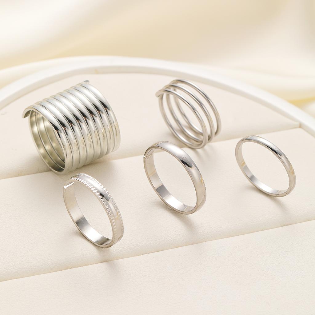 Nuovo Set da 5 Pezzi di Anelli per Dita dei Piedi Regolabili Colore Argento Anello Semplice Aperto per Dita dei Piedi per Donne Punk Estate Spiaggia Gioielli Moda Regali
