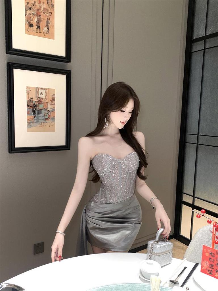 Elegant Sequined Waist-Cinched Bandeau Dress: Slim-Fitting, Flattering, and Hip-Hugging