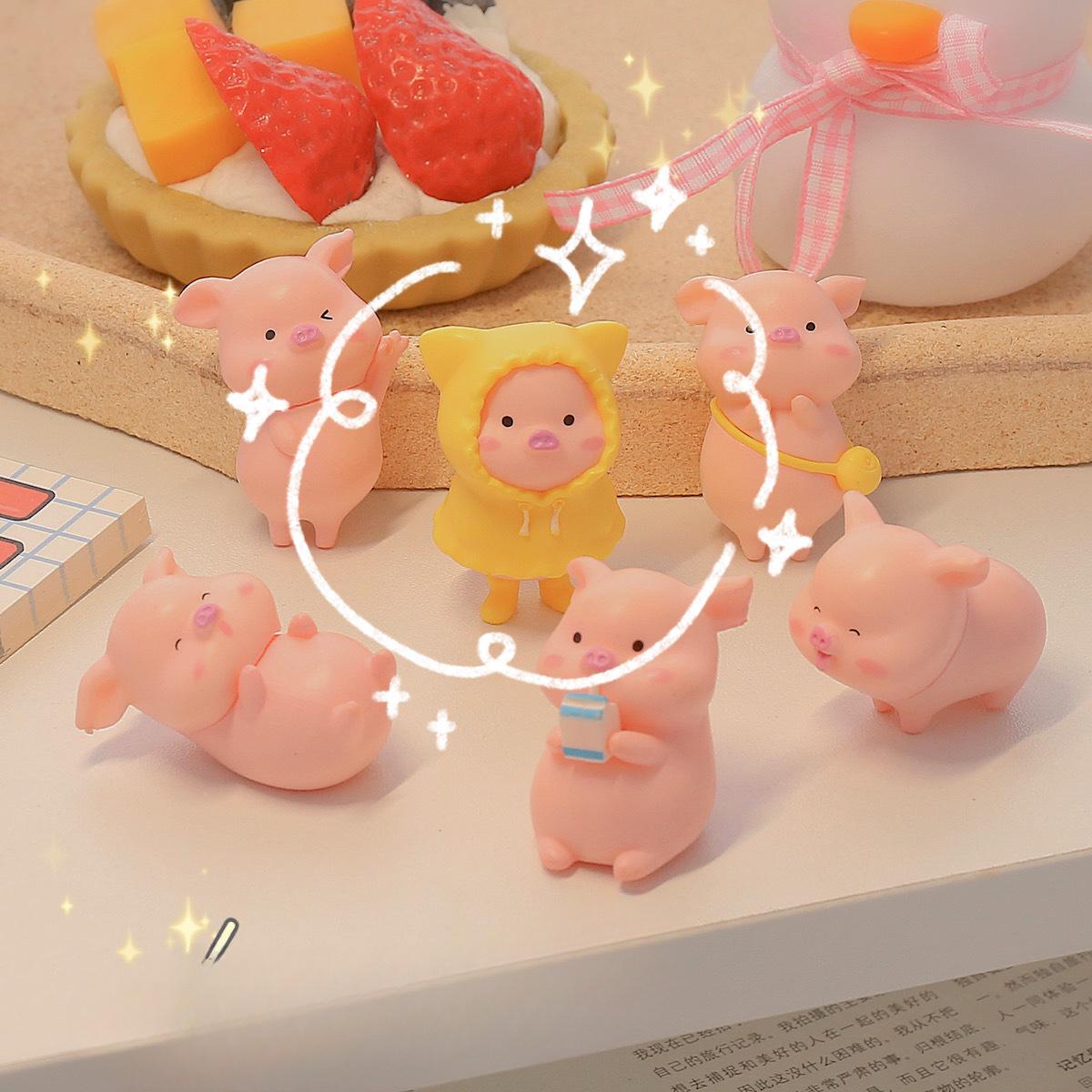 

Украшение в виде маленькой свиньи Украшение стола Аксессуары для офисной комнаты Подарки ко дню школы Set of 6