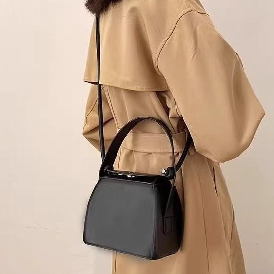 Premium Sense Hand Bag Versatile Niche Design Box Small Square Bag Foreign Style Messenger Bag Bag Female