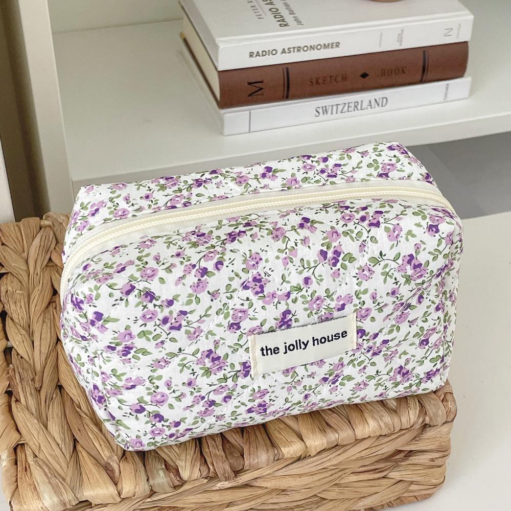 Cute Floral Quilted Makeup Storage Bag Multifunctional Large Capacity Toiletry Pouch Cosmetic Organizer Pouch Travel