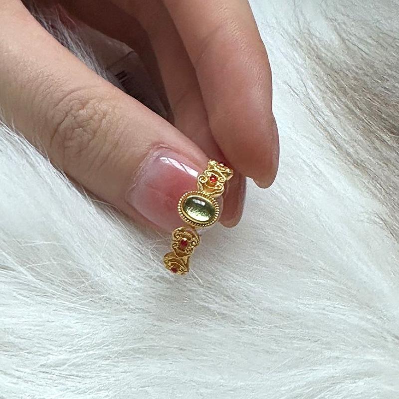 Neu im Retro-Court-Stil Peridot Ring Licht Luxus Exquisite Ringe für Damen Party Hochzeit Romantisches Bankett Fein
