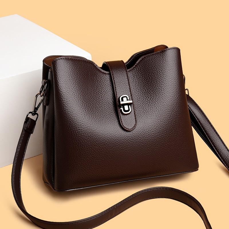 One shoulder messenger bag women's 2026 new fashion simple bucket bag casual versatile multi-layer portable mother bag