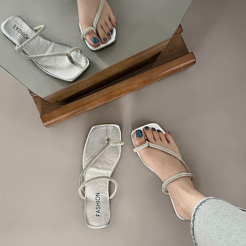 Summer New Rhinestone Flat-bottomed Slippers Women's Outerwear Cover Toes with Cool Slippers