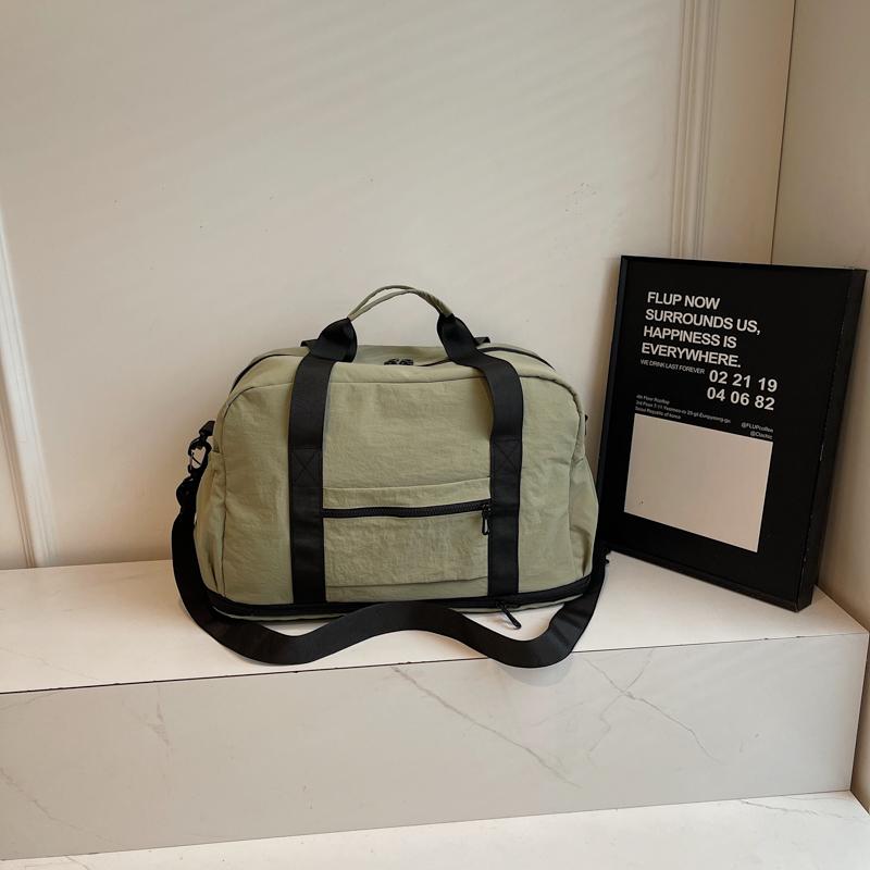 Große Kapazität Reise-Duffelbag mit Reißverschlusstasche vorne Mehrere Fächer Lässige Weekender-Tasche