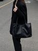 Trendy Large Capacity Tote Bag In Stylish Casual Design For Everyday Commuting Use