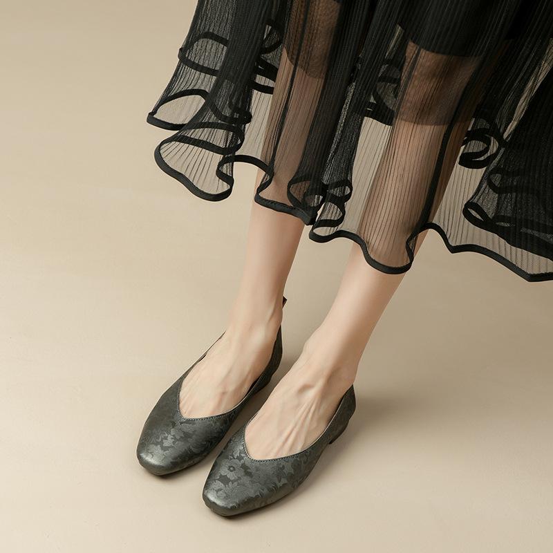 New Women Shoes Low Heel Pumps Genuine Leather Flowers High Heels Shoes Girl Fashion Dress Shoes