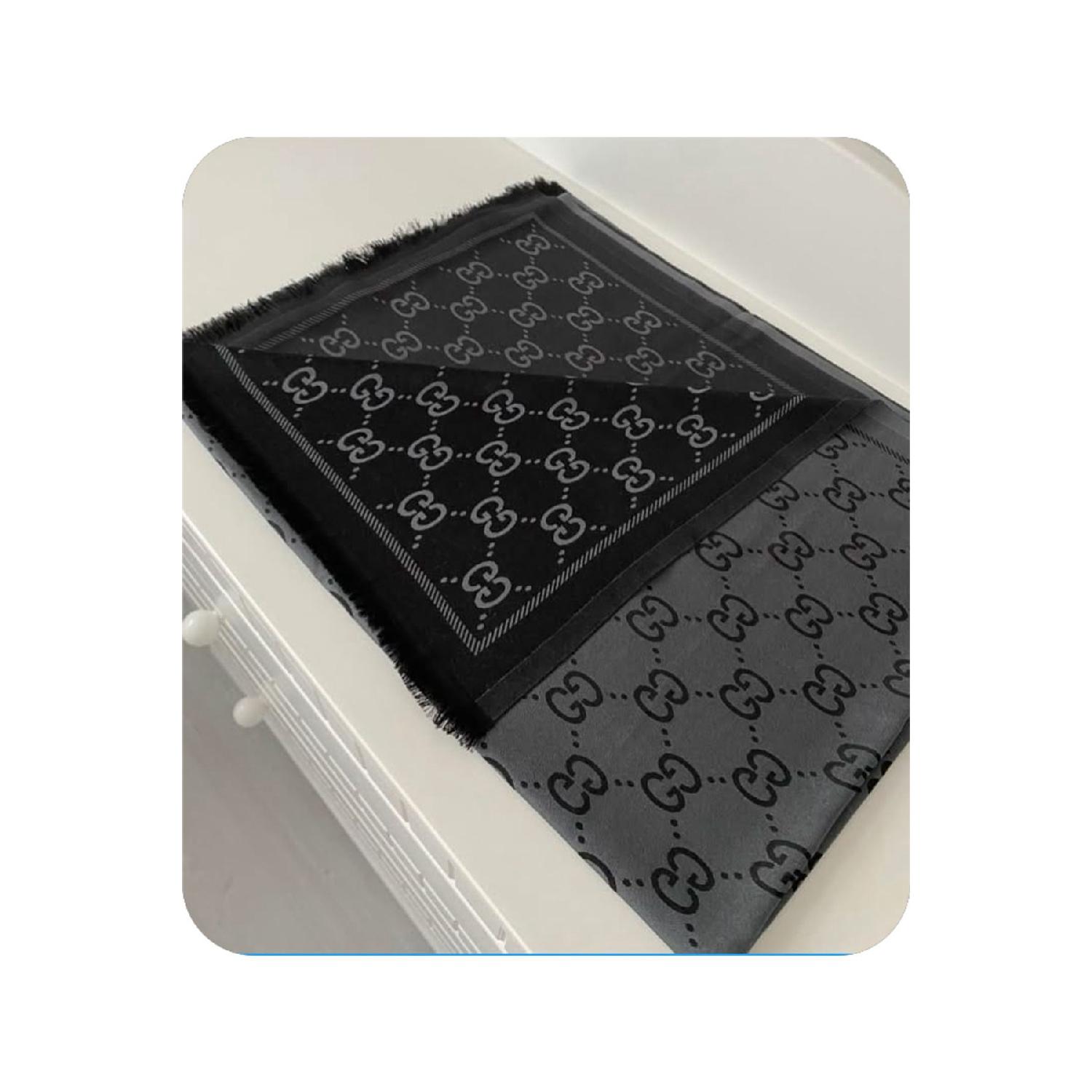 

Double Sided Silk Cotton Black 75 x 190 чорний