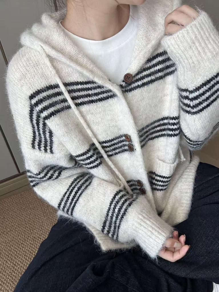 Striped Cozy Hoodie Sweater - Soft Korean-Style Cardigan for Autumn/Winter