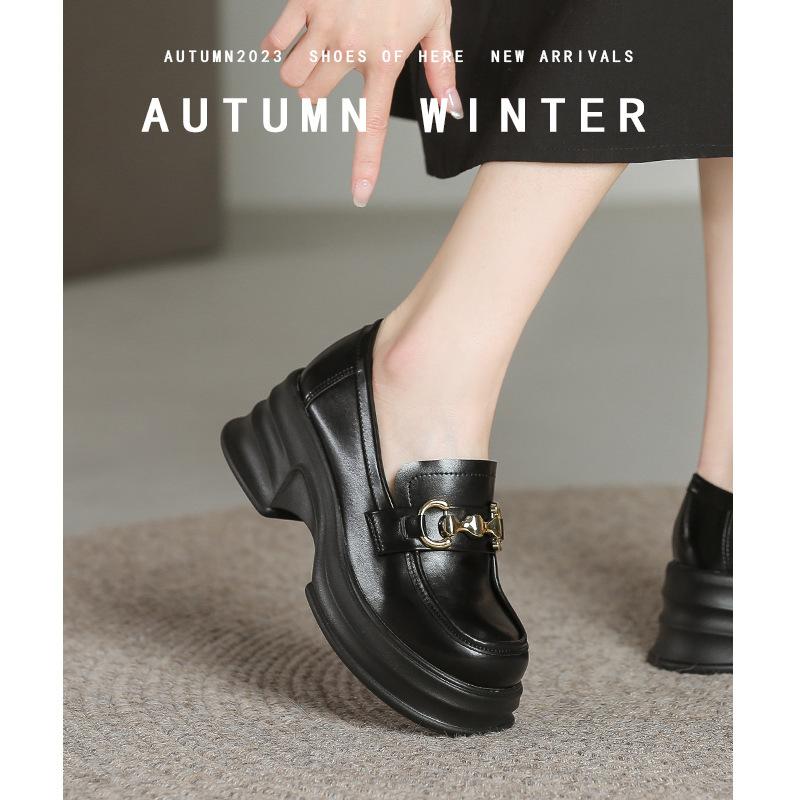 

Spring and Autumn new round head platform British small leather shoes women s versatile one-pedal women s shoes 34 чорний