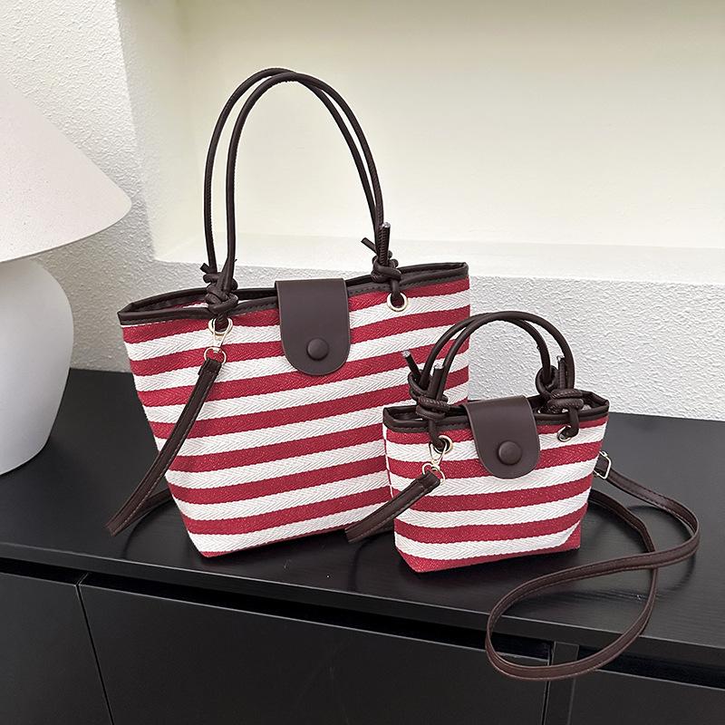 

Ретро премиальная текстура полосатая сумка-тоут женская личность повседневная для поездок на работу простая новая летняя универсальная сумка-мессенджер Small красный