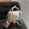 High-end small bag women's spring summer versatile new fashion messenger bag small square bag