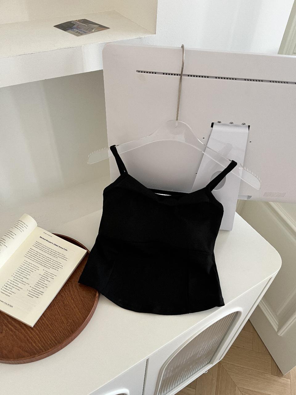 

Women s Slim Fit Hollow-Out Tank Top with Chest Pads - Sexy Backless Camisole One Size чорний