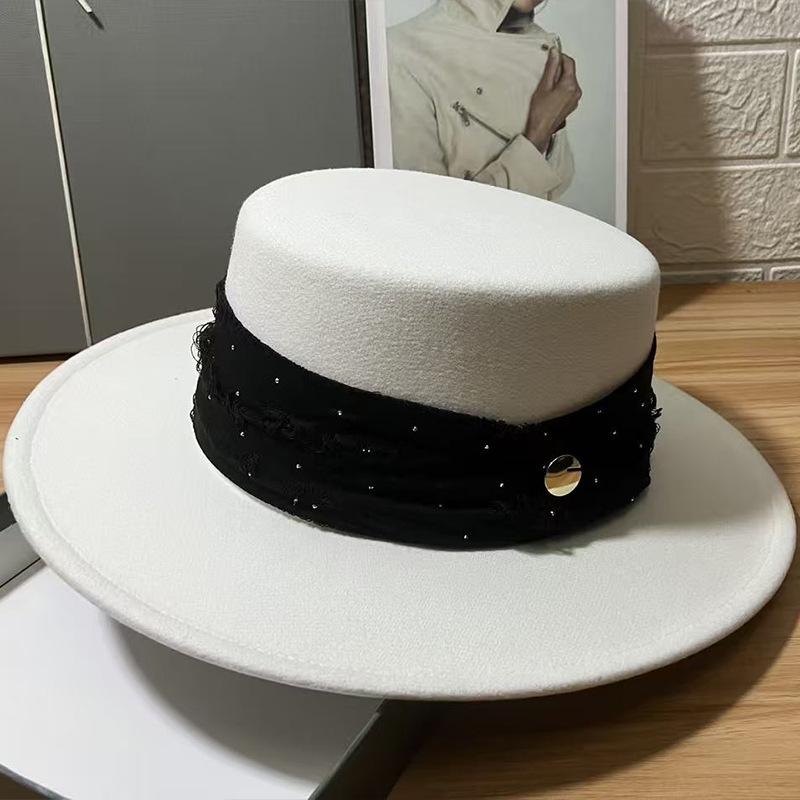 French High-end Sense of Holes and Imitation Woolen British Style Literary Flat Top Hat Women's Autumn and Winter Fashion Elegant Hat Tide