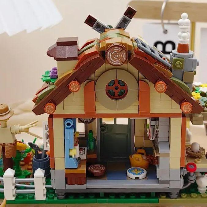 Non-Toxic Farm House Mini Building Blocks 899Pcs Rural Cottage Windmill Model Kit Adult Collectible Bricks Toy Gift
